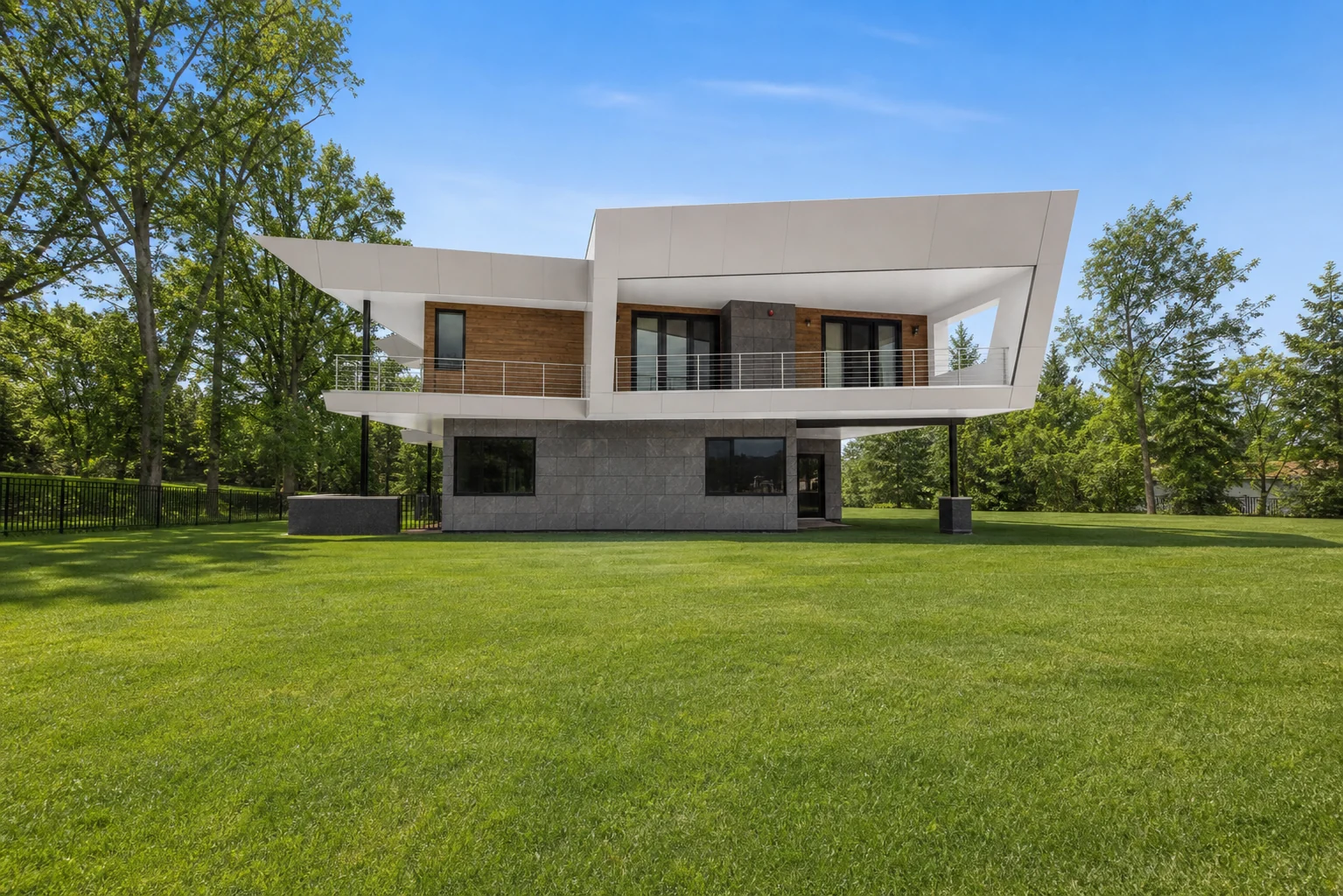 Modern residence in summer by Forma Nova in Northbrook, Illinois